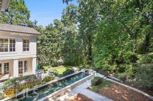 3281 Habersham Rd, Atlanta GA 30305-1170 exterior