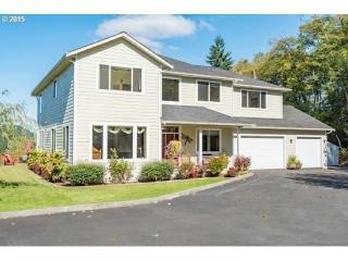 744 Columbia Heights Rd, Longview, WA 98632-9514