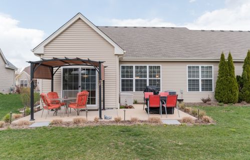 1832 Kelley Ln, Pingree Grove IL  60140-5410 exterior