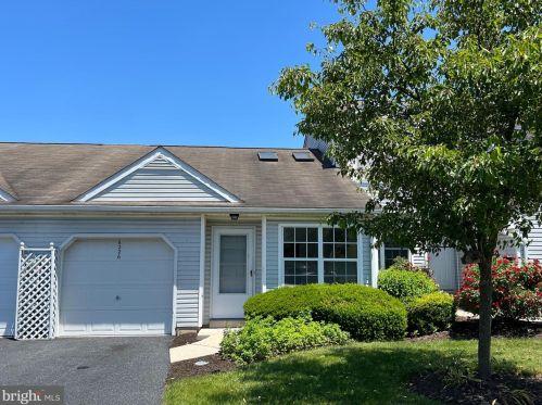 6226 Spring Knoll Dr, Harrisburg, PA 17111-6862