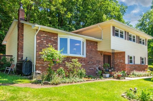 2 Hedwig Ave, Parsippany, NJ 07834-1410
