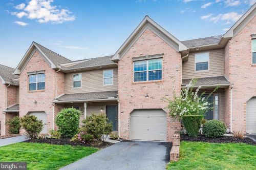 29 Spring View St, Carlisle, PA 17013-4460