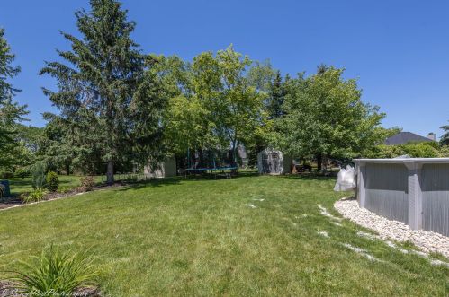 1223 Foxpointe Dr, Sycamore IL  60178-3219 exterior