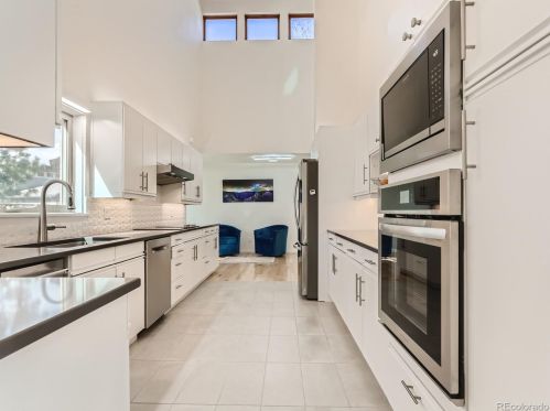 24 Beacon Hill Ln, Englewood CO  80111-5244 exterior