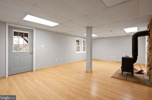 204 Quiet Place Ln, Berkeley Springs WV  25411-6633 exterior