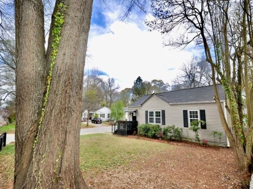 651 Cassanova St, Atlanta, GA 30315-4405