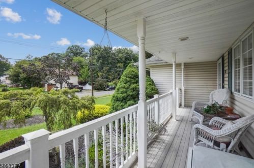 30 Richland Dr, Springfield, NJ 07081-2509