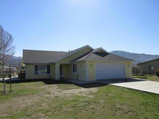 28040 Seabiscuit Way, Tehachapi, CA 93561-5568