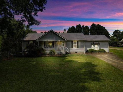 1212 Ola Rd, Locust Grove, GA 30248-2237