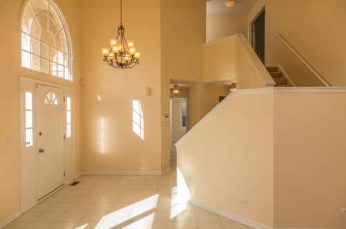 228 Lido Trl, Hanover Park, IL 60103-8600