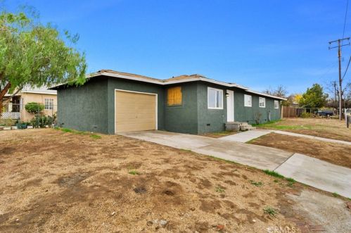 2194 Plumas St, Fresno, CA 93706-4034