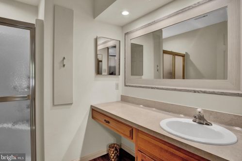 36 Cambridge Ct, Carlisle PA 17013-2733 exterior