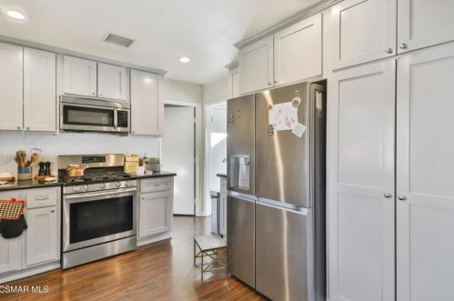 2803 Hollister St, Simi Valley CA  93065-5214 exterior