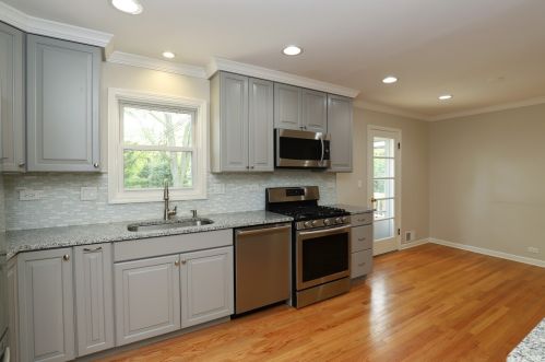 1151 Hazel Ave, Bannockburn, IL 60015-2869
