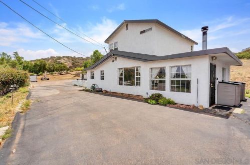 14935 Shanteau Dr, El Cajon, CA 92021-2301