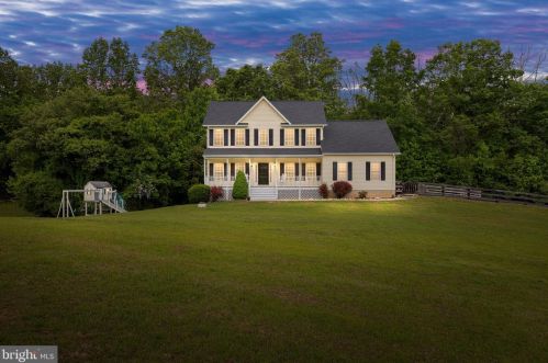 23 Richmond Rd, Castleton, VA 22716-2725