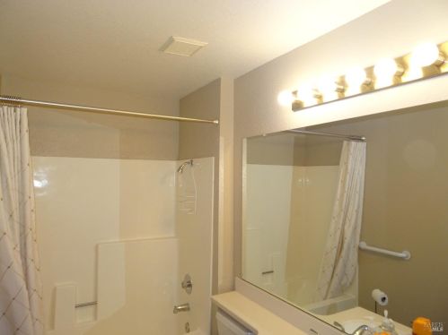 195 Bighorn Ct, Vacaville CA  95687-3438 exterior