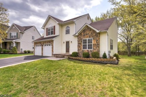 6 Reinhart Way, Bridgewater, NJ 08807-5710