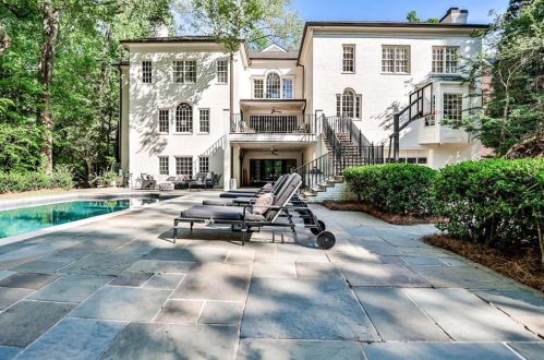 2980 Habersham Way, Atlanta GA  30305-2816 exterior