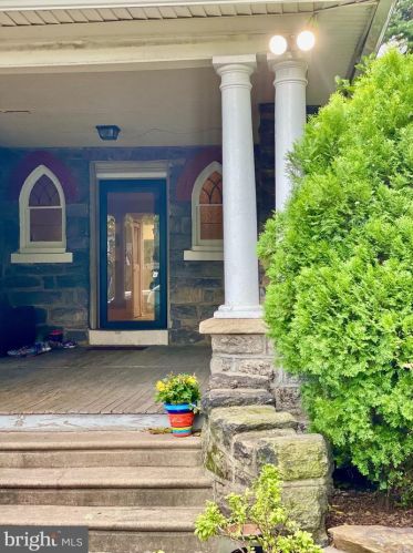 1901 63rd St, Philadelphia PA 19151-2607 exterior