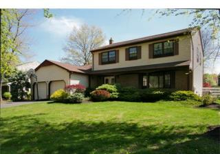 32 Aspen Cir, Edison, NJ 08820-2835