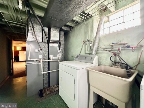 1113 Hunting Park Ave, Philadelphia PA 19140-2830 exterior