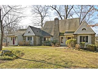 72 Lakewood Dr, Parsippany, NJ 07834-2818
