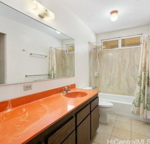 3422 George St, Honolulu HI  96815-4321 exterior