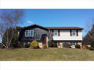 4504 Stephanie Dr, Bethlehem, PA 18020-9695