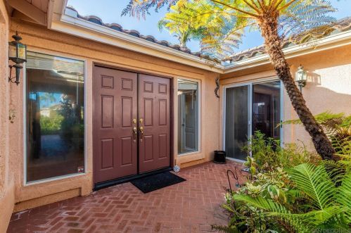 26 Avenida Descanso, Oceanside, CA 92057-6032
