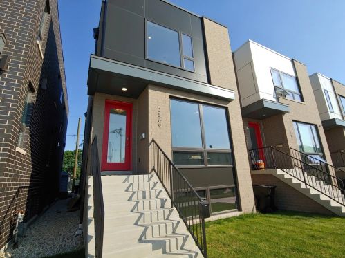 2553 Hillock Ave, Chicago, IL 60608-5736
