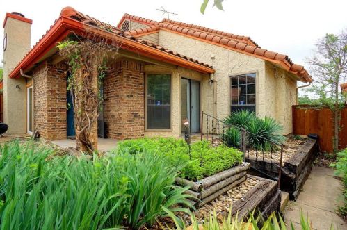 6505 Hickock Dr, Fort Worth, TX 76116-2199