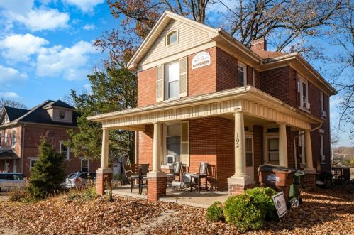 102 Elm St, Miami, OH 45056-1742