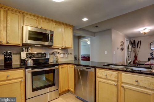 241 Cherry St, Lancaster PA  17602-2725 exterior