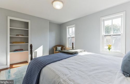 404 Iseminger St, Philadelphia PA  19147-1114 exterior