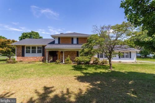 370 River Rd, Arnold, MD 21012-1120