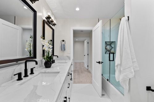 3360 Chevy Chase Dr, Glendale CA  91206-1428 exterior