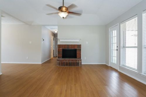 2116 Rolling Creek Run, Fort Worth TX  76108-4936 exterior