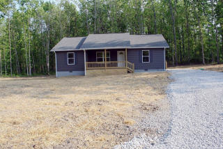 858 Buffalo Trl, Clarkrange, TN 38553-5240