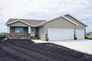 6043 Autumn Dr, Fargo, ND 58104-7656