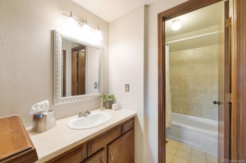 7571 Rosemary Cir, Englewood CO 80112-6419 exterior