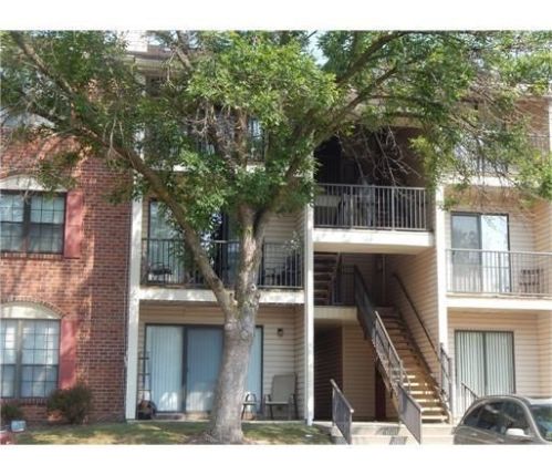 20 Scherer Ct, Trenton, NJ 08648-2641