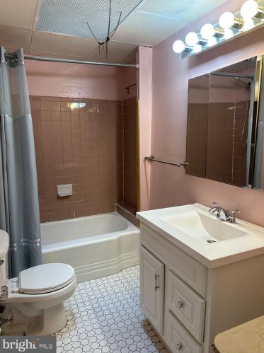 4528 12 St, Philadelphia PA 19122-4014 exterior