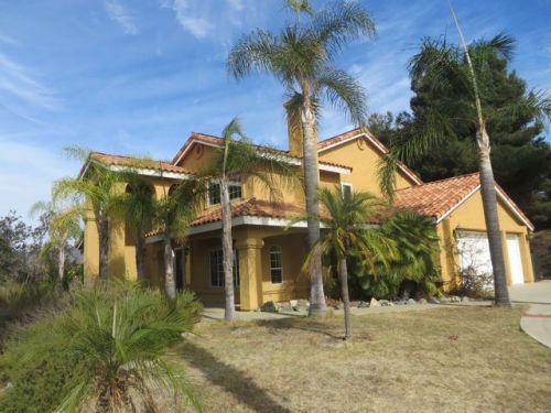 1640 Lone Oak Rd, Vista, CA 92084-7724