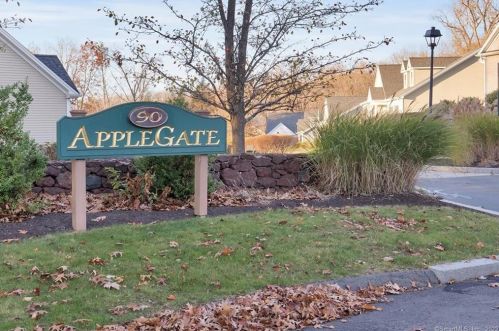 90 Apple Gate, Southington CT  06489-2083 exterior
