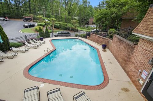 1261 Lavista Rd, Atlanta GA  30324-3831 exterior