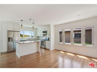 1376 Laveta Ter, Los Angeles CA  90026-3322 exterior