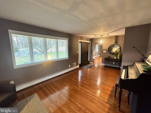 2304 Cloverdale Dr, Fallston MD  21047-1618 exterior