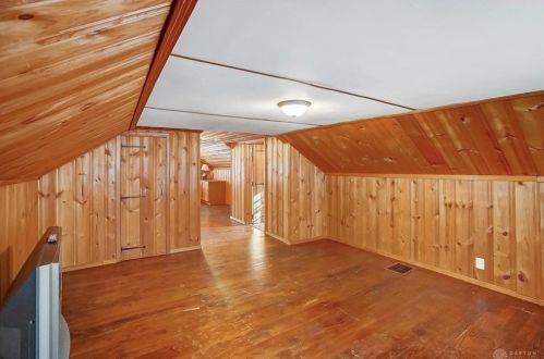 221 Parkwood Ave, Springfield OH  45506-2702 exterior
