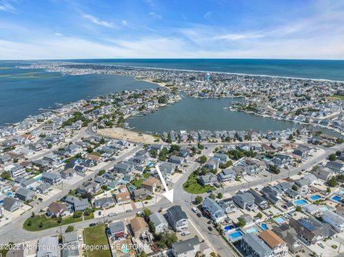 19 Sturgis Rd, Lavallette NJ 08735-2843 exterior